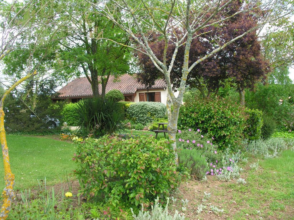 Chez Annie Guest House Saint-Avit-Rivière Exterior foto